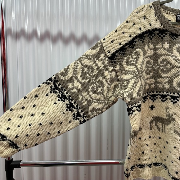 Carrington Wool Sweater - Picture 3 of 7